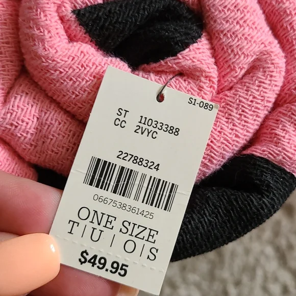 🆕️ NWT 🆕️ PINK Beach Blanket ⛱️ - Picture 2 of 2